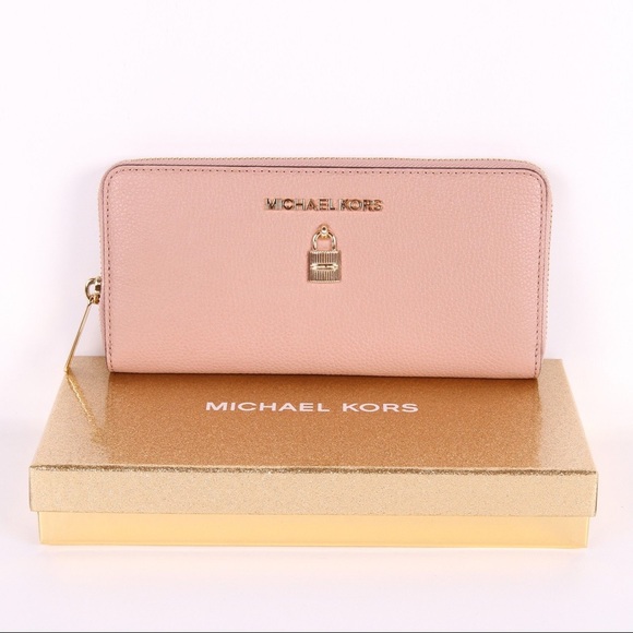 MICHAEL Michael Kors Handbags - Pretty in Pink Michael Kors High-end Wallet!